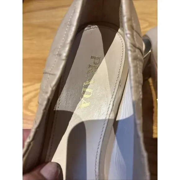 PRADA Nude tan Leather Gold Trim Chunky Heel Pump Flower Embellishment 38 1/2 8 - Picture 6 of 16